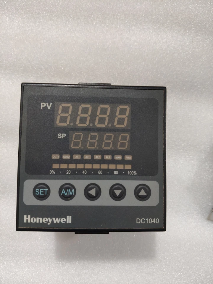 HONEYWELL DC1040CT-112000-E DC1040 CONTROLLER